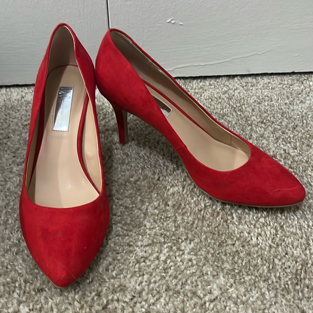 Sz 7.5 Red Suede almond toe pumps